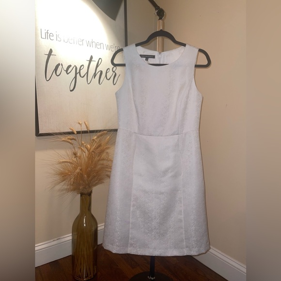 Jones Wear White Dress - Floral Patterned Fabric - Picture 1 of 13